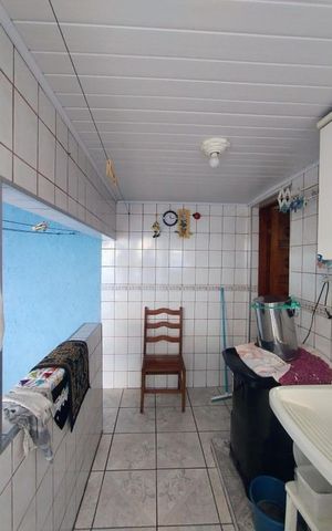 Casa à venda com 180m², 3 quartos e 2 vagas Casa à venda com 180m², 3 quartos e 2 vagasÁrea de serviço