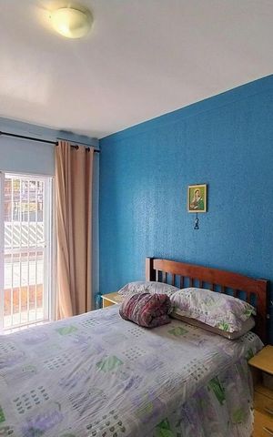 Casa à venda com 180m², 3 quartos e 2 vagas Casa à venda com 180m², 3 quartos e 2 vagasQuarto