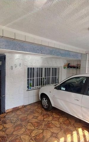 Casa à venda com 180m², 3 quartos e 2 vagas Casa à venda com 180m², 3 quartos e 2 vagasGaragem
