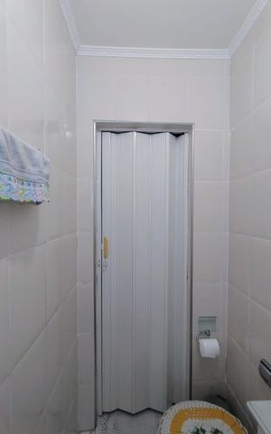 Casa à venda com 180m², 3 quartos e 2 vagas Casa à venda com 180m², 3 quartos e 2 vagasBanheiro
