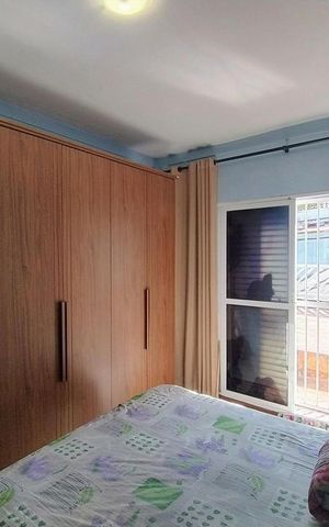Casa à venda com 180m², 3 quartos e 2 vagas Casa à venda com 180m², 3 quartos e 2 vagasQuarto