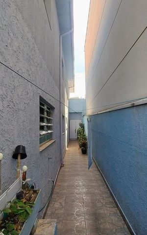 Casa à venda com 180m², 3 quartos e 2 vagas Casa à venda com 180m², 3 quartos e 2 vagasÁrea externa