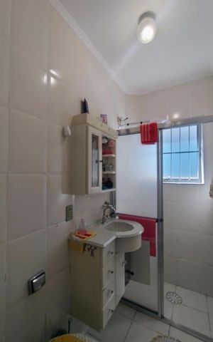 Casa à venda com 180m², 3 quartos e 2 vagas Casa à venda com 180m², 3 quartos e 2 vagasBanheiro