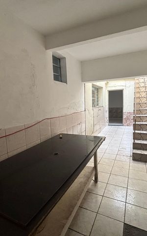 Casa para alugar com 180m², 4 quartos e 5 vagas Casa para alugar com 180m², 4 quartos e 5 vagasQuintal
