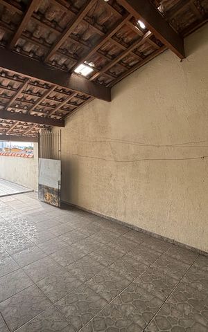 Casa para alugar com 180m², 4 quartos e 5 vagas Casa para alugar com 180m², 4 quartos e 5 vagasÁrea de Serviço