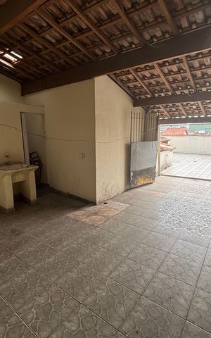 Casa para alugar com 180m², 4 quartos e 5 vagas Casa para alugar com 180m², 4 quartos e 5 vagasÁrea de Serviço