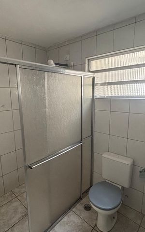 Casa para alugar com 180m², 4 quartos e 5 vagas Casa para alugar com 180m², 4 quartos e 5 vagasBanheiro da Suíte 1