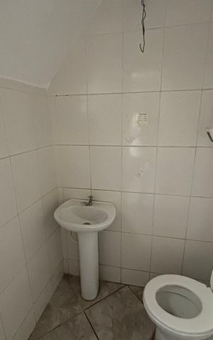 Casa para alugar com 180m², 4 quartos e 5 vagas Casa para alugar com 180m², 4 quartos e 5 vagasBanheiro