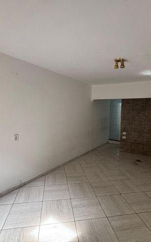 Casa para alugar com 180m², 4 quartos e 5 vagas Casa para alugar com 180m², 4 quartos e 5 vagasSala