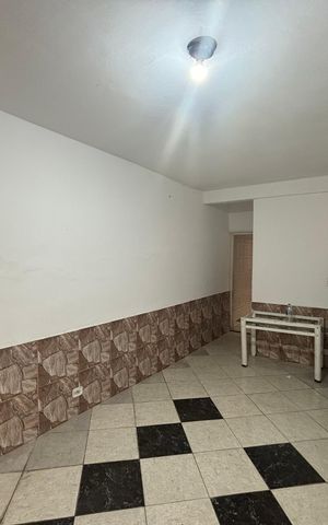 Casa para alugar com 180m², 4 quartos e 5 vagas Casa para alugar com 180m², 4 quartos e 5 vagasSala