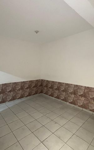 Casa para alugar com 180m², 4 quartos e 5 vagas Casa para alugar com 180m², 4 quartos e 5 vagasQuarto 1