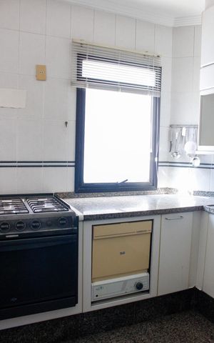 Apartamento à venda com 160m², 4 quartos e 3 vagas Apartamento à venda com 160m², 4 quartos e 3 vagasCozinha