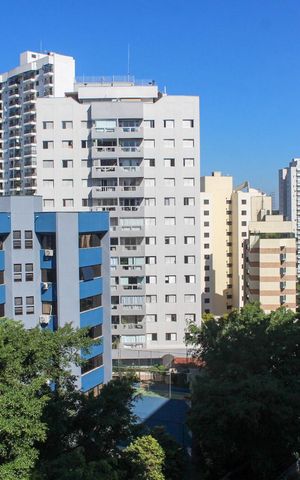 Apartamento à venda com 160m², 4 quartos e 3 vagas Apartamento à venda com 160m², 4 quartos e 3 vagasVista da Suíte 2