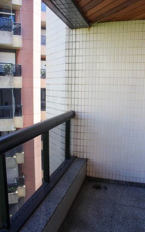 Apartamento à venda com 160m², 4 quartos e 3 vagas Apartamento à venda com 160m², 4 quartos e 3 vagasVaranda do Quarto