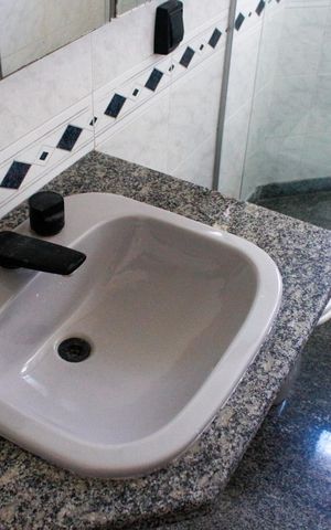 Apartamento à venda com 160m², 4 quartos e 3 vagas Apartamento à venda com 160m², 4 quartos e 3 vagasBanheiro da Suíte 1