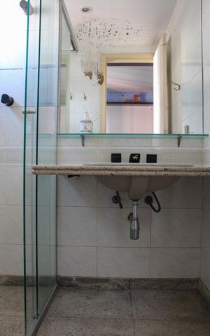 Apartamento à venda com 160m², 4 quartos e 3 vagas Apartamento à venda com 160m², 4 quartos e 3 vagasBanheiro da Suíte 3