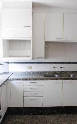 Apartamento à venda com 160m², 4 quartos e 3 vagas Apartamento à venda com 160m², 4 quartos e 3 vagasCozinha