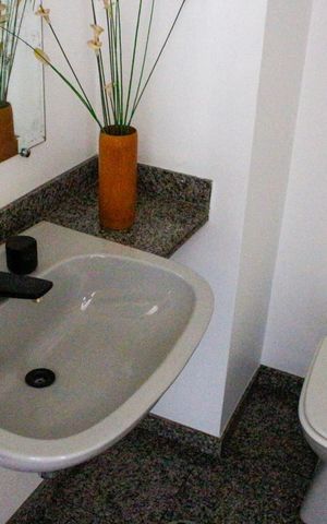 Apartamento à venda com 160m², 4 quartos e 3 vagas Apartamento à venda com 160m², 4 quartos e 3 vagasLavabo