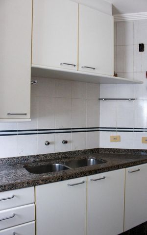Apartamento à venda com 160m², 4 quartos e 3 vagas Apartamento à venda com 160m², 4 quartos e 3 vagasCozinha