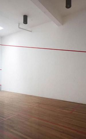 Apartamento à venda com 160m², 4 quartos e 3 vagas Apartamento à venda com 160m², 4 quartos e 3 vagasQuadra de Squash