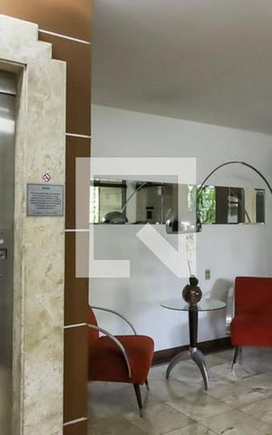Apartamento à venda com 160m², 4 quartos e 3 vagas Apartamento à venda com 160m², 4 quartos e 3 vagasHall social