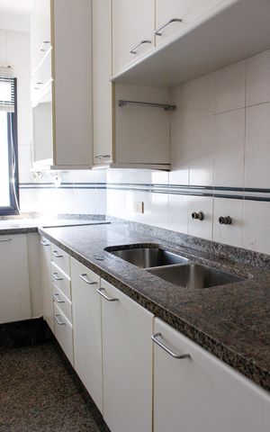 Apartamento à venda com 160m², 4 quartos e 3 vagas Apartamento à venda com 160m², 4 quartos e 3 vagasCozinha