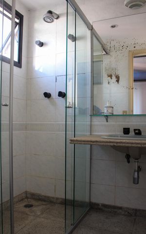 Apartamento à venda com 160m², 4 quartos e 3 vagas Apartamento à venda com 160m², 4 quartos e 3 vagasBanheiro da Suíte 3
