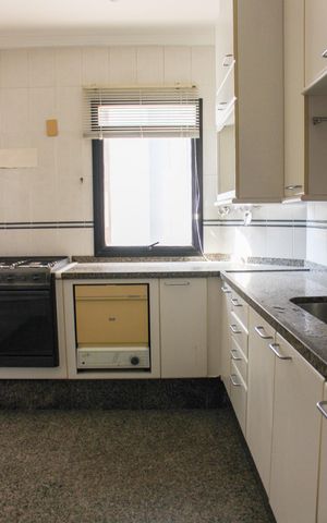 Apartamento à venda com 160m², 4 quartos e 3 vagas Apartamento à venda com 160m², 4 quartos e 3 vagasCozinha