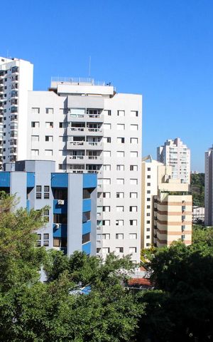 Apartamento à venda com 160m², 4 quartos e 3 vagas Apartamento à venda com 160m², 4 quartos e 3 vagasVista da Varanda da Suíte 1