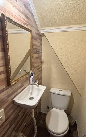 Casa à venda com 200m², 3 quartos e 4 vagas Casa à venda com 200m², 3 quartos e 4 vagasBanheiro 4