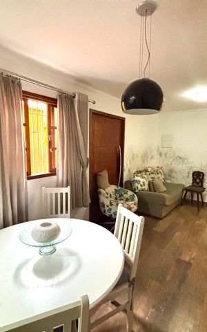 Casa à venda com 200m², 3 quartos e 4 vagas Casa à venda com 200m², 3 quartos e 4 vagasSala