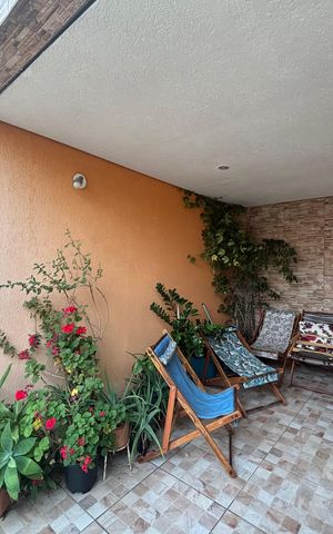 Casa à venda com 200m², 3 quartos e 4 vagas Casa à venda com 200m², 3 quartos e 4 vagasGaragem