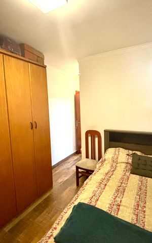 Casa à venda com 200m², 3 quartos e 4 vagas Casa à venda com 200m², 3 quartos e 4 vagasQuarto 4