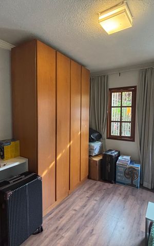 Casa à venda com 200m², 3 quartos e 4 vagas Casa à venda com 200m², 3 quartos e 4 vagasQuarto 2