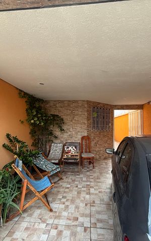 Casa à venda com 200m², 3 quartos e 4 vagas Casa à venda com 200m², 3 quartos e 4 vagasGaragem