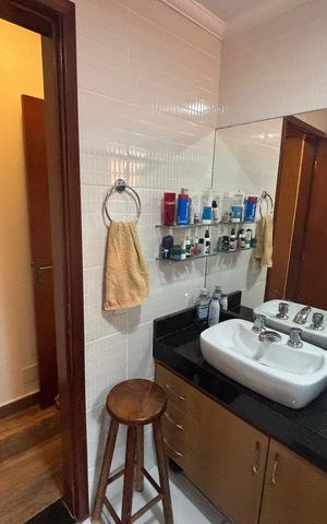 Casa à venda com 200m², 3 quartos e 4 vagas Casa à venda com 200m², 3 quartos e 4 vagasBanheiro da Suíte 3