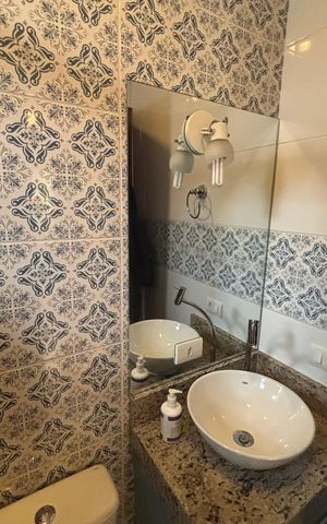 Casa à venda com 200m², 3 quartos e 4 vagas Casa à venda com 200m², 3 quartos e 4 vagasBanheiro da Suíte 2