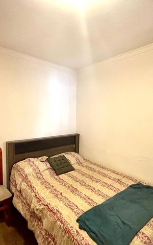 Casa à venda com 200m², 3 quartos e 4 vagas Casa à venda com 200m², 3 quartos e 4 vagasQuarto 4