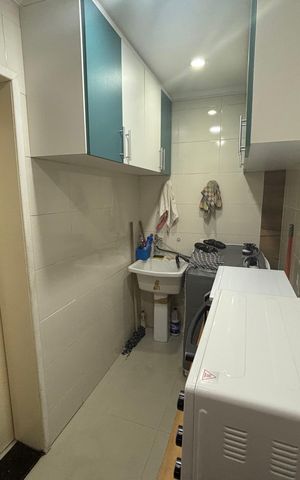 Casa à venda com 200m², 3 quartos e 4 vagas Casa à venda com 200m², 3 quartos e 4 vagasÁrea de Serviço