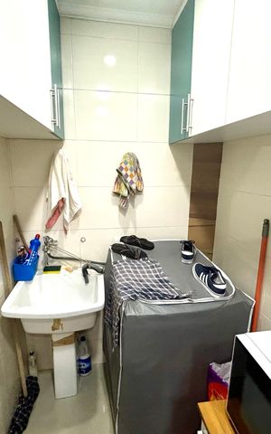 Casa à venda com 200m², 3 quartos e 4 vagas Casa à venda com 200m², 3 quartos e 4 vagasÁrea de Serviço