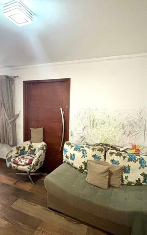 Casa à venda com 200m², 3 quartos e 4 vagas Casa à venda com 200m², 3 quartos e 4 vagasSala