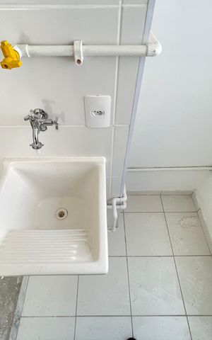 Apartamento à venda com 37m², 2 quartos e sem vaga Apartamento à venda com 37m², 2 quartos e sem vagaCozinha e Área de Serviço