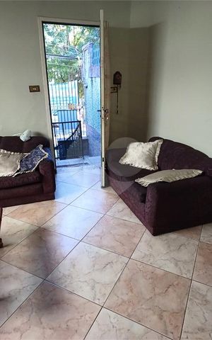 Casa à venda com 230m², 6 quartos e sem vaga