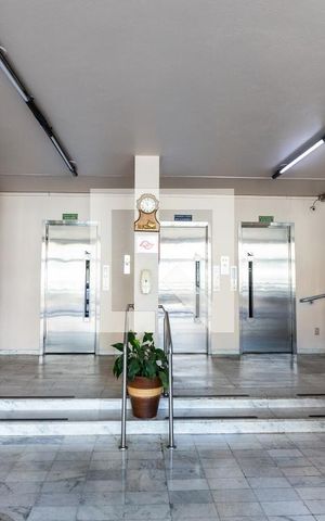 Studio para alugar com 48m², 1 quarto e 1 vaga Studio para alugar com 48m², 1 quarto e 1 vagaHall