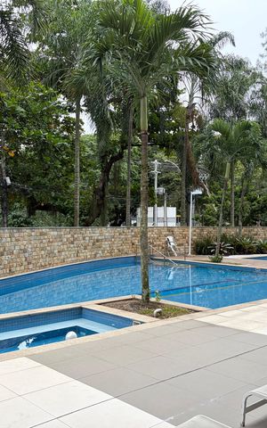 Apartamento à venda com 112m², 3 quartos e 2 vagas Apartamento à venda com 112m², 3 quartos e 2 vagasÁrea comum - Piscina