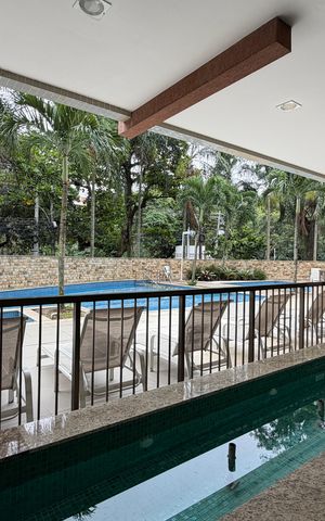 Apartamento à venda com 112m², 3 quartos e 2 vagas Apartamento à venda com 112m², 3 quartos e 2 vagasÁrea comum - Piscina