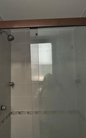 Apartamento à venda com 180m², 3 quartos e 2 vagas Apartamento à venda com 180m², 3 quartos e 2 vagasBanheiro Social