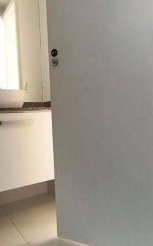 Apartamento à venda com 180m², 3 quartos e 2 vagas Apartamento à venda com 180m², 3 quartos e 2 vagasBanheiro Social