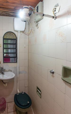 Casa à venda com 326m², 2 quartos e 6 vagas Casa à venda com 326m², 2 quartos e 6 vagasÁrea de Serviço