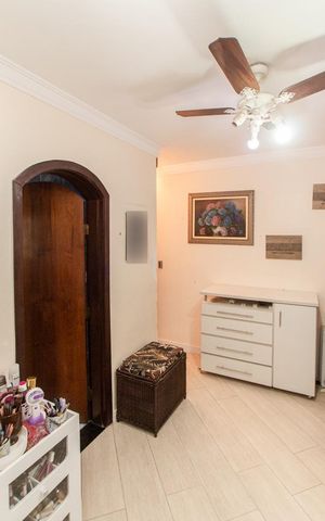 Casa à venda com 326m², 2 quartos e 6 vagas Casa à venda com 326m², 2 quartos e 6 vagasSuíte 1